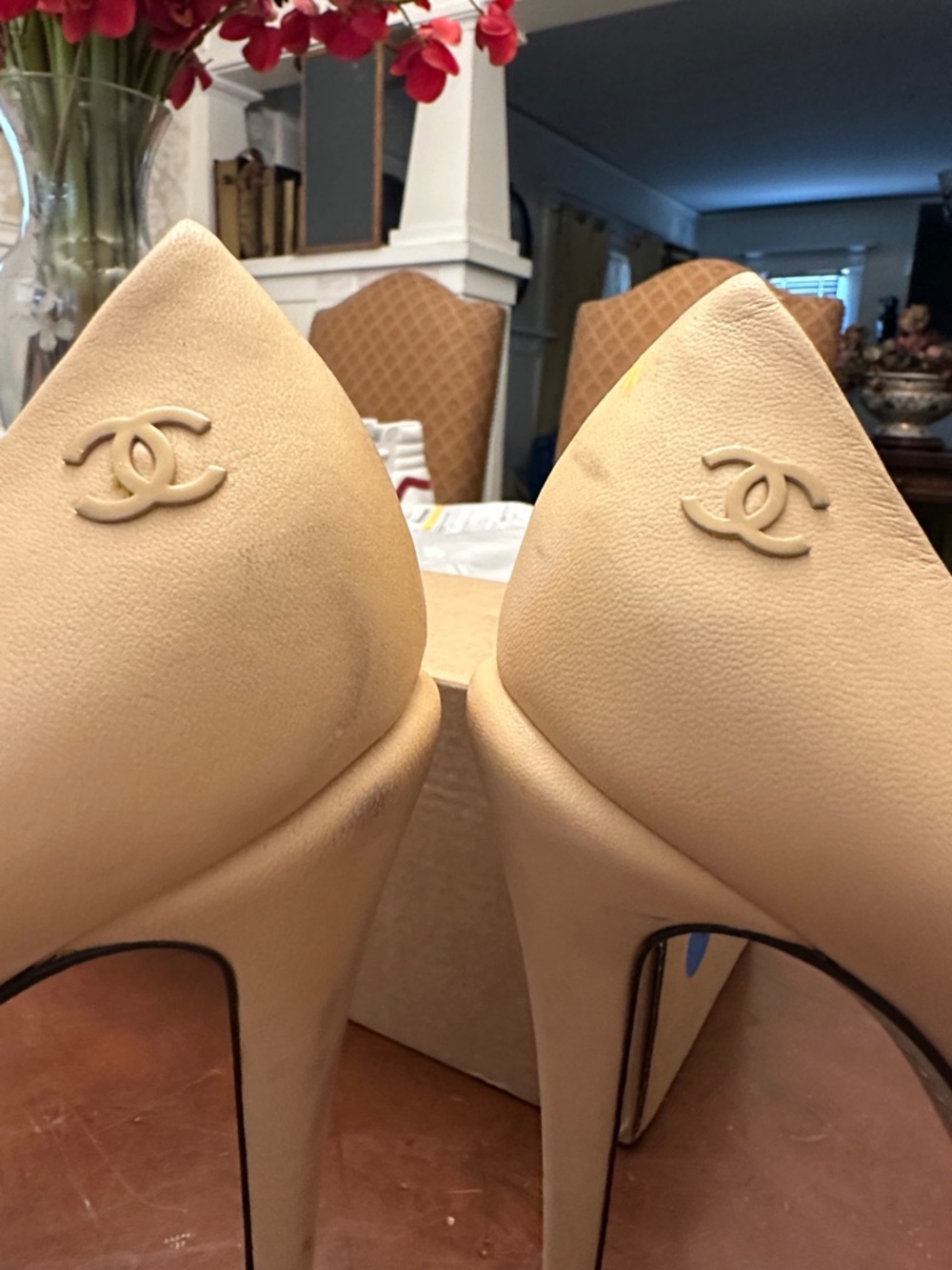 ✔️ CHANEL Cream and Black Two-Tone Platform Pumps - Picture 5 of 10